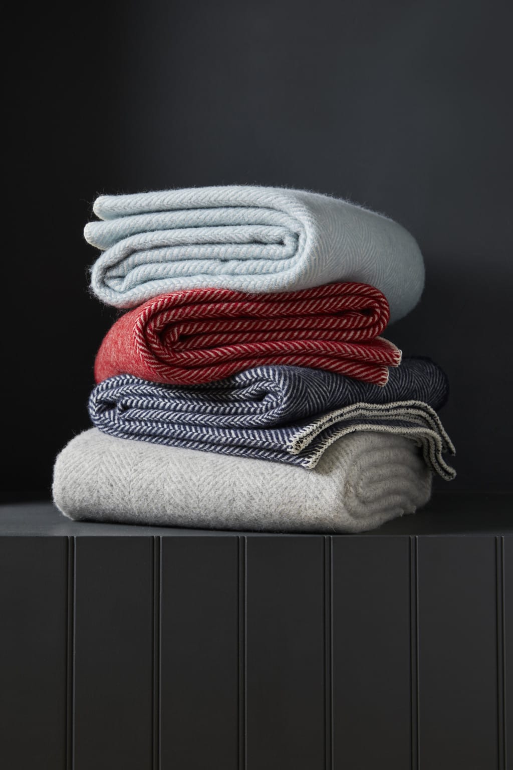 Fishbone Throw in Navy