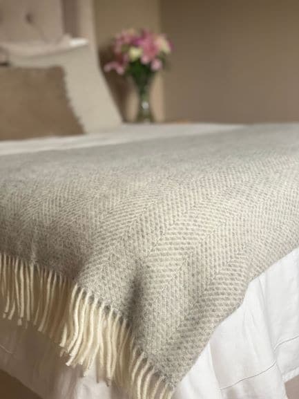 Beehive Throw In Grey